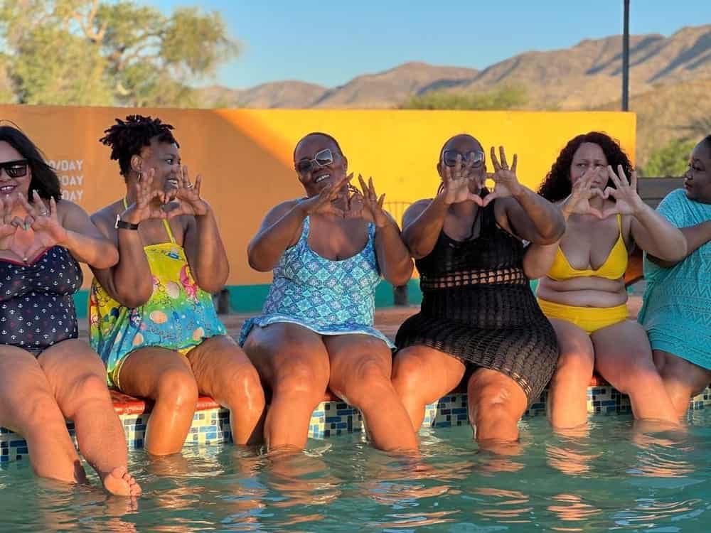 Day visitors enjoying the pool together